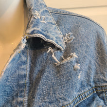 Load image into Gallery viewer, Chang original Modern Meets Vintage- Vintage GUESS Jacket