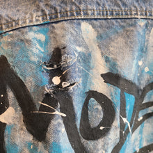 Load image into Gallery viewer, Chang original Modern Meets Vintage- Vintage GUESS Jacket