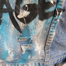 Load image into Gallery viewer, Chang original Modern Meets Vintage- Vintage GUESS Jacket