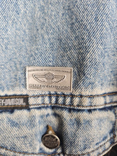 Load image into Gallery viewer, HARLEY DAVIDSON VINTAGE DENIM JACKET W/PATCHES AND PINS
