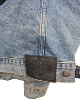 Load image into Gallery viewer, HARLEY DAVIDSON VINTAGE DENIM JACKET W/PATCHES AND PINS
