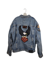 Load image into Gallery viewer, HARLEY DAVIDSON VINTAGE DENIM JACKET W/PATCHES AND PINS
