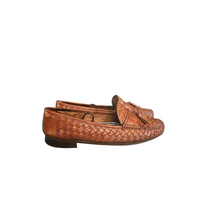 Load image into Gallery viewer, VINTAGE MENS 80s tassel loafers
