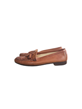 Load image into Gallery viewer, Alligator tassel loafers
