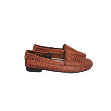 Load image into Gallery viewer, VINTAGE 80s MENS Bragano woven loafers
